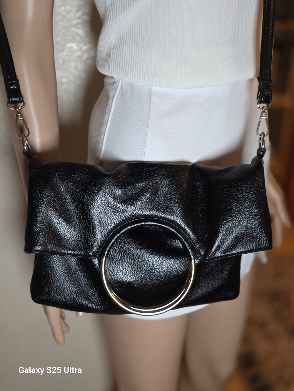 STUNNING Butter-Soft Vegan Leather Fold-Over O-Ring Crossbody Bag/ Clutch - Picture 8 of 16